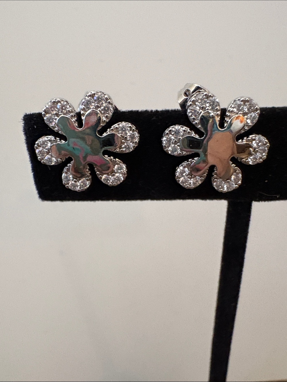 Pretty Bird Crystal and White Gold Flower Earrings
